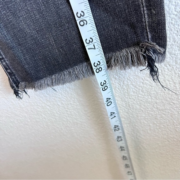 Express Women’s Super High Rise Mom Jean - Picture 9 of 12